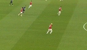 电竞世界杯-【意甲】吉鲁3分钟双响逆转 国际米兰1比2负AC米兰